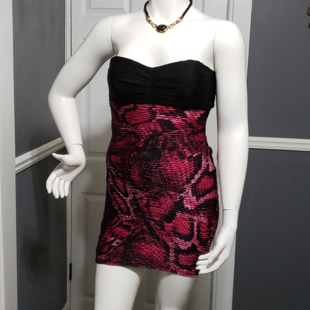 SPEECHLESS STRAPLESS DRESS